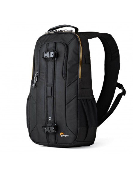 Plecak Slingshot Edge 250 AW Black Lowepro - 
Kompaktowa lustrzanka cyfrowa z dołączonym obiektywem (np. 18-200 mm) plus dodatko