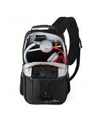 Plecak Slingshot Edge 250 AW Black Lowepro - 
Kompaktowa lustrzanka cyfrowa z dołączonym obiektywem (np. 18-200 mm) plus dodatko