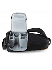 Plecak Slingshot Edge 250 AW Black Lowepro - 
Kompaktowa lustrzanka cyfrowa z dołączonym obiektywem (np. 18-200 mm) plus dodatko