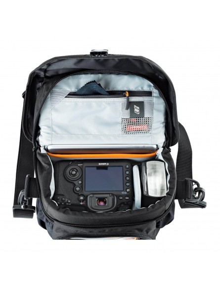 Torba Nova 170 AW II Black Lowepro - Pasuje do lustrzanek cyfrowych z dołączonym obiektywem 24-105mm, 1-2 dodatkowymi obiektywam