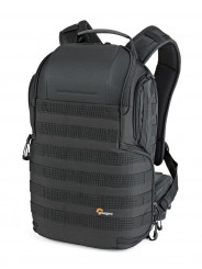 Lowepro Plecak ProTactic BP 350 AW II Black Lowepro - System rozdzielaczy QuickShelf™ otwiera się na 3-poziomową półkę lub skład