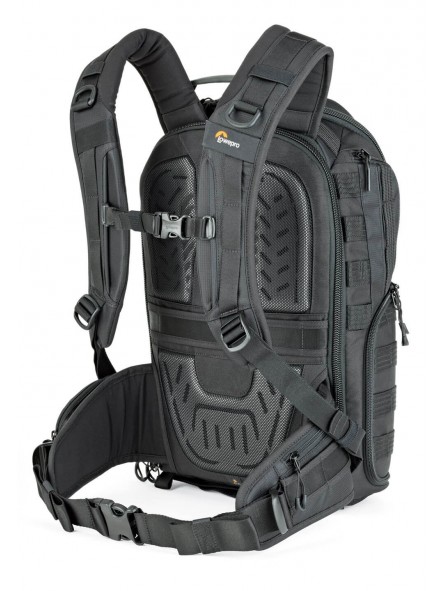 Lowepro Plecak ProTactic BP 350 AW II Black Lowepro - System rozdzielaczy QuickShelf™ otwiera się na 3-poziomową półkę lub skład