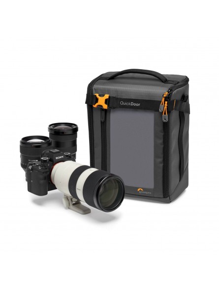 Lowepro GearUp Creator Box XL II Lowepro - Przegrody wewnętrzne dostosowują się, aby zabezpieczyć aparat bezlusterkowy i obiekty