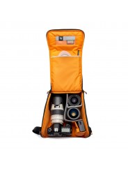 Lowepro GearUp Creator Box XL II Lowepro - Przegrody wewnętrzne dostosowują się, aby zabezpieczyć aparat bezlusterkowy i obiekty