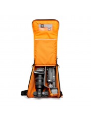 Lowepro GearUp Creator Box XL II Lowepro - Przegrody wewnętrzne dostosowują się, aby zabezpieczyć aparat bezlusterkowy i obiekty