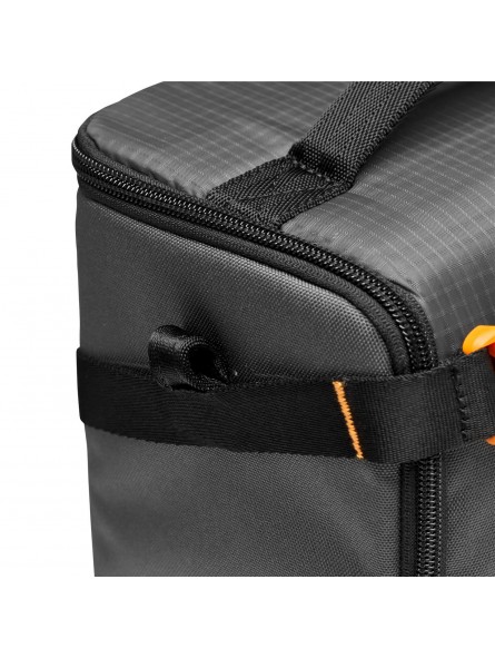 Lowepro GearUp Creator Box XL II Lowepro - Przegrody wewnętrzne dostosowują się, aby zabezpieczyć aparat bezlusterkowy i obiekty