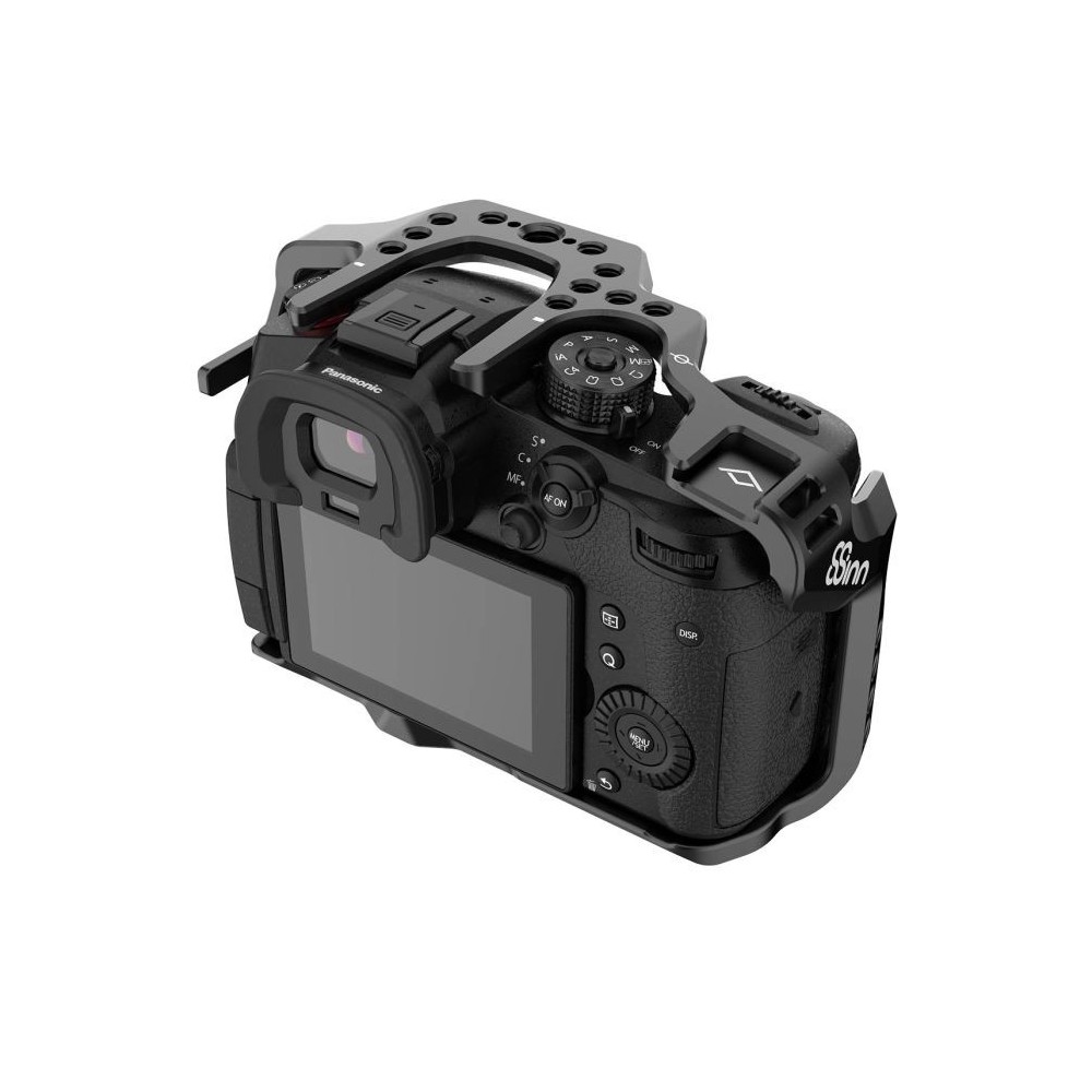 Panasonic GH5 / GH5M2 /GH5s Klatka V2 8Sinn - - Punkty montażowe 1/4" - Jedna śruba montażowa (spód) - Mocowanie zimnego buta - 