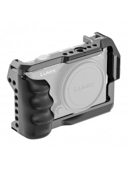 Klatka na aparat dla...