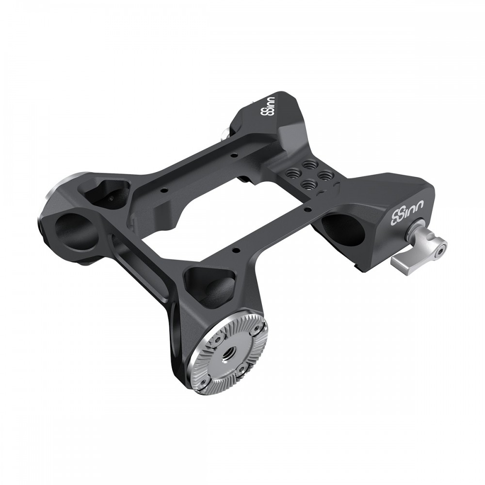 15mm Baseplate 8Sinn - Kluczowe cechy:
2 rozety Arri 32 mm
Kompatybilny z prętem 15 mm
3 x śruby radełkowane
4 gwintowane