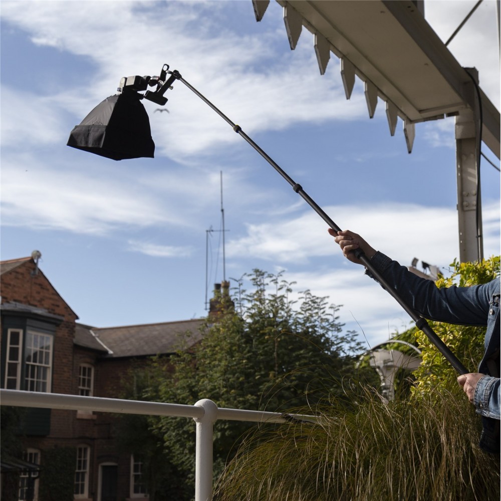 Zacisk sprężynowy zimnej stopki Manfrotto - Wszechstronny, lekki zacisk z wieloma opcjami mocowania
Innowacyjne mocowanie na