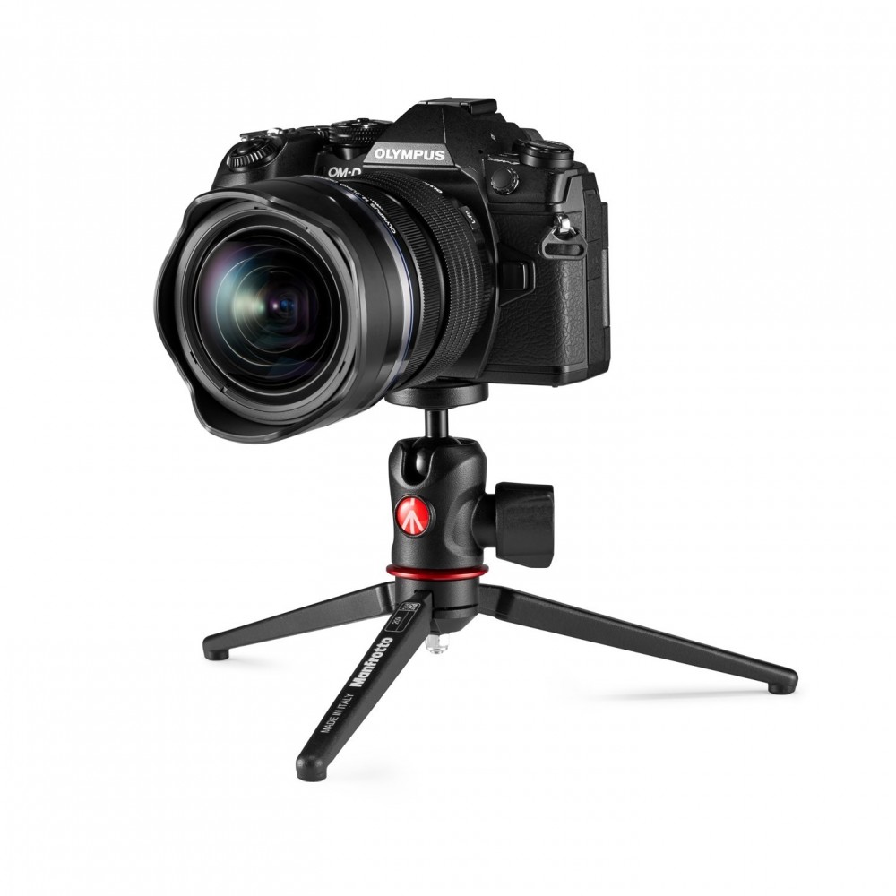 Statyw stołowy z głowicą kulową 492 Manfrotto - lekki, intuicyjny w obsłudze i łatwy do przenoszenia
Aluminiowy korpus zapewnia