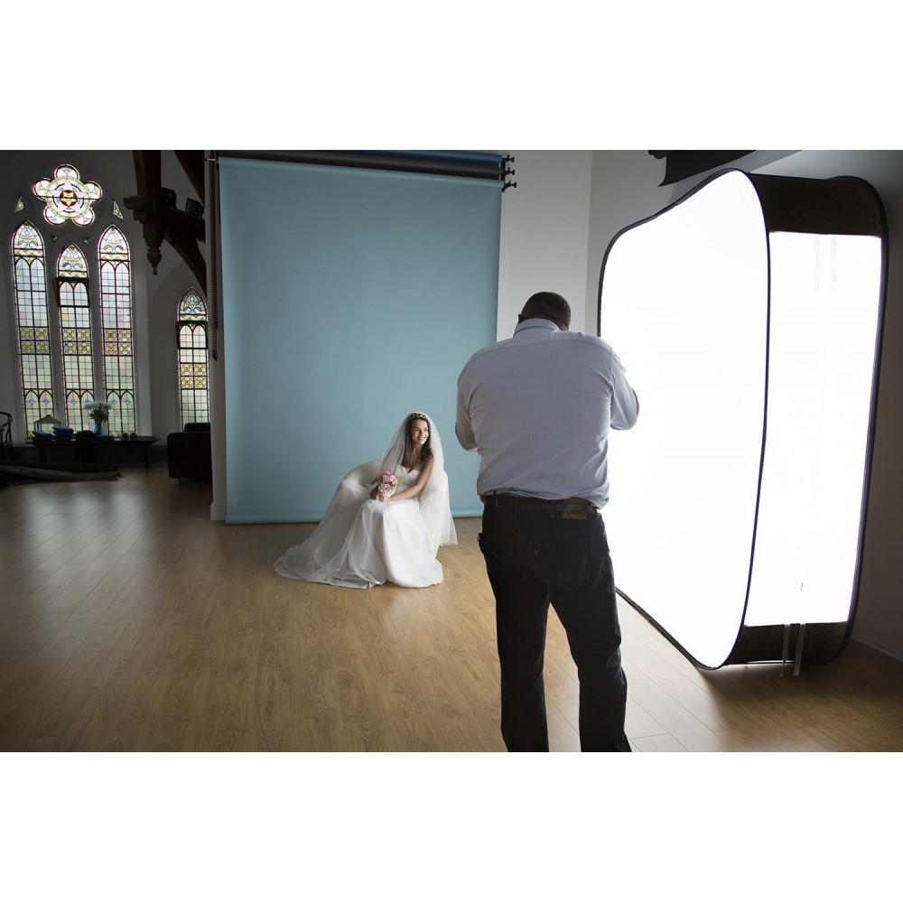 Tło HiLite 2,5 x 2,15 m Lastolite by Manfrotto - Idealne do fotografowania "High Key". 
Idealne do fotografii "High Key
Tło,