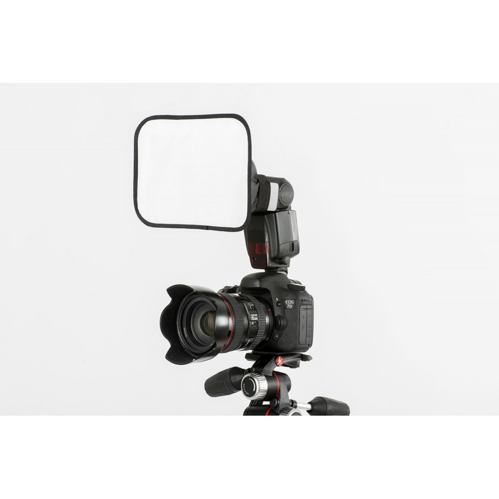 Softbox Ezybox Micro 20x14cm Lastolite by Manfrotto - Softboxy eliminują czerwone oczy i ostre cienie. Pasuje bezpośrednio i bez